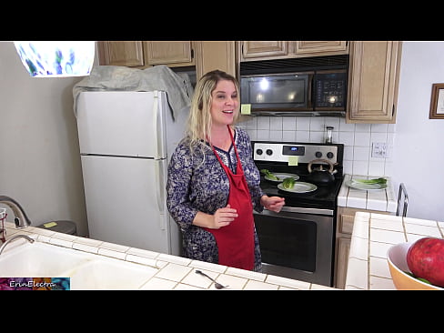 ❤️ Stepmom u munghje in cucina prima di a so data ️ Pornografia russa à co.hentai-menu.ru ❌❤